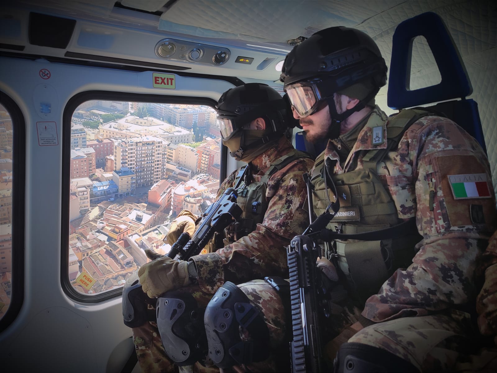 Blitz dei carabinieri nel Cagliaritano, due persone incappucciate individuate dall’elicottero e denunciate