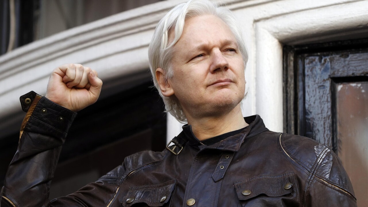 Dalla Sardegna in difesa della libertà, appello a Mattarella per Assange libero