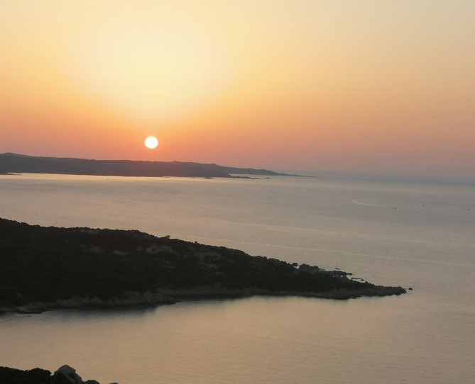 Meteo Casteddu, sprazzi di piena primavera a febbraio sulla Sardegna: niente pioggia e 17 gradi