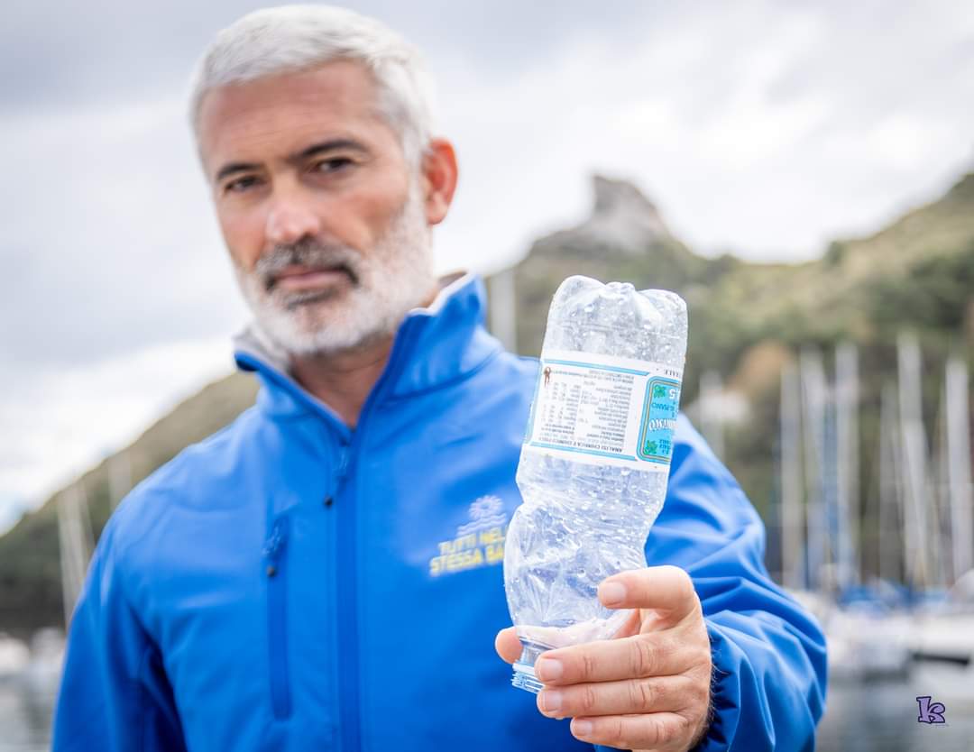 Cagliari, la sfida di Carlo Coni: “Giro della Sardegna in kayak in nome dell’ambiente”