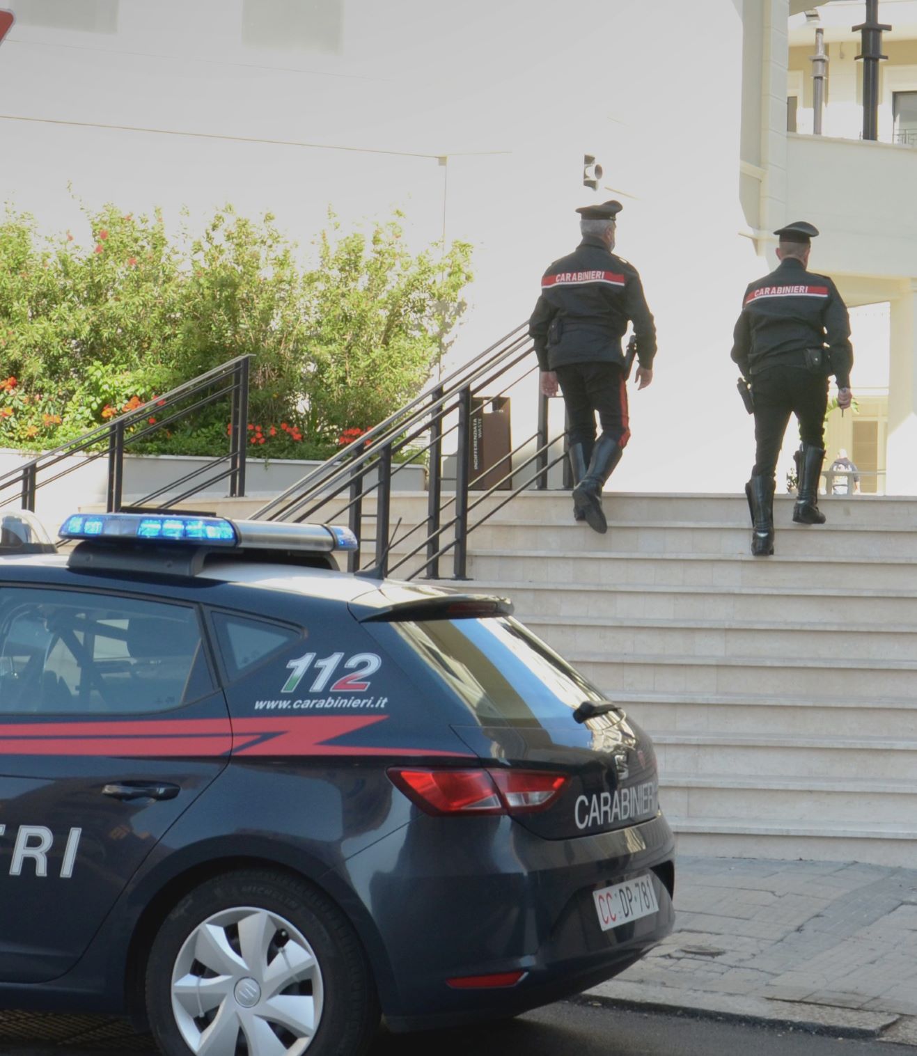 Rapina un edicolante a Serrenti, giovane arrestato dai carabinieri