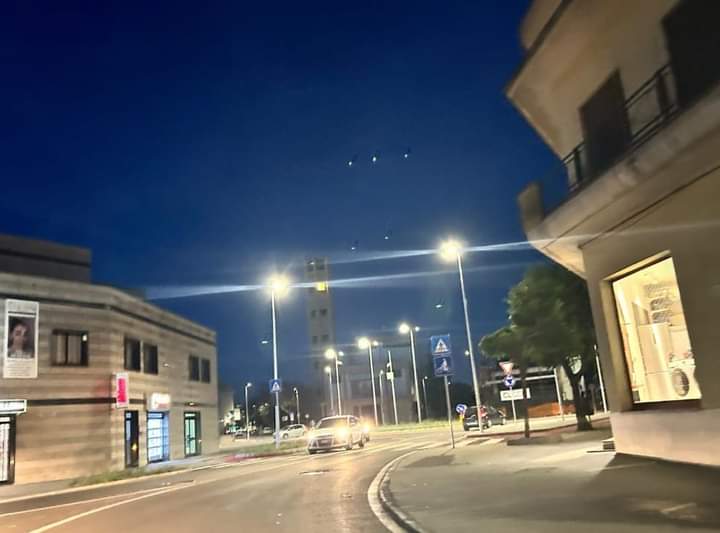 Assemini, le rotatorie in centro città illuminate a giorno