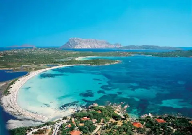 Meteo Casteddu, la pioggia è un lontano ricordo: sulla Sardegna sole e 28 gradi