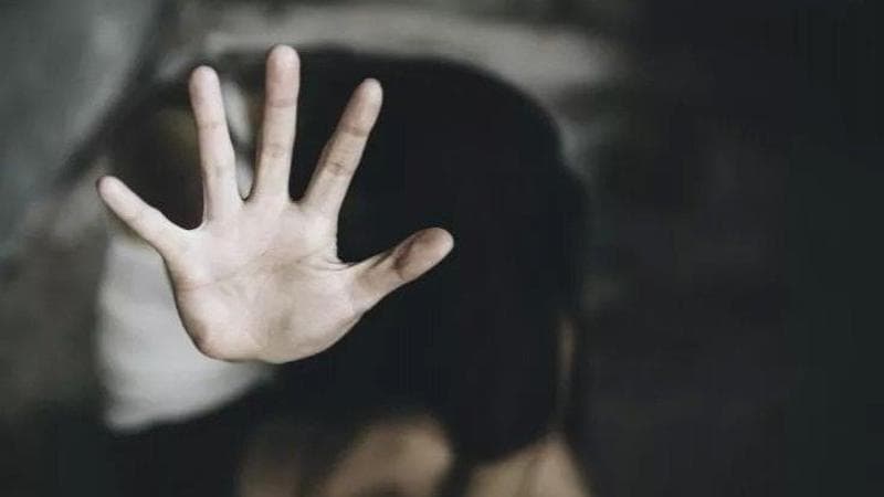 Ai domiciliari per violenze sulla ex, maltratta e picchia gli anziani genitori: spedito in carcere dai giudici di Cagliari