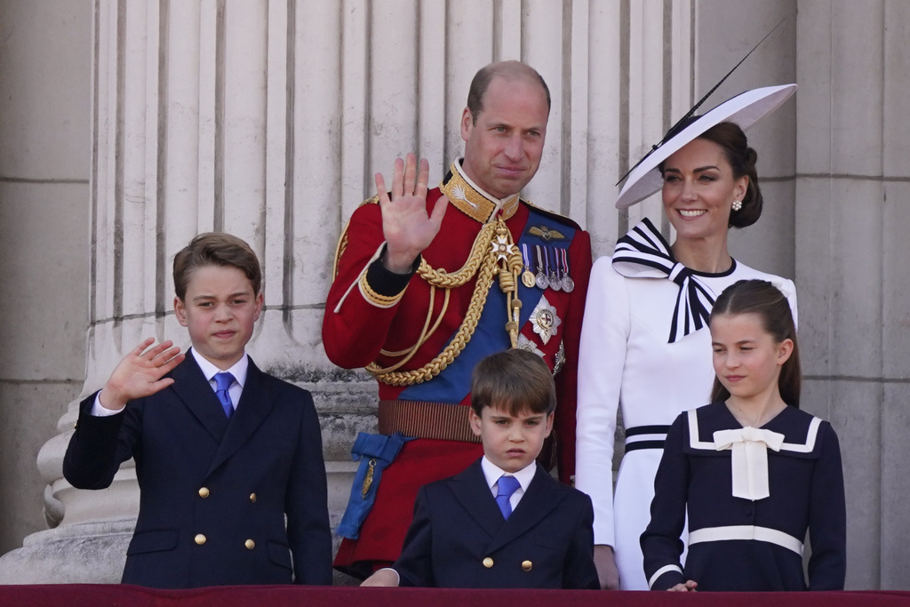 Kate, la più amata: la principessa torna in pubblico ma la battaglia contro il cancro è ancora lunga