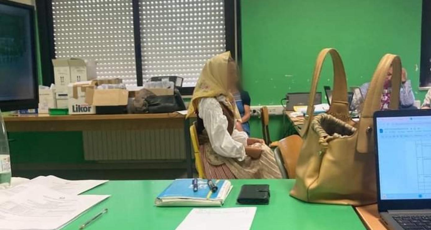 Maracalagonis, esame di terza media in costume sardo per Michela