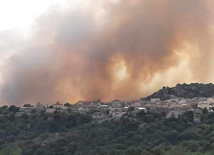 Orotelli, una raccolta fondi da destinare a chi ha perso tutto nel tremendo incendio di una settimana fa