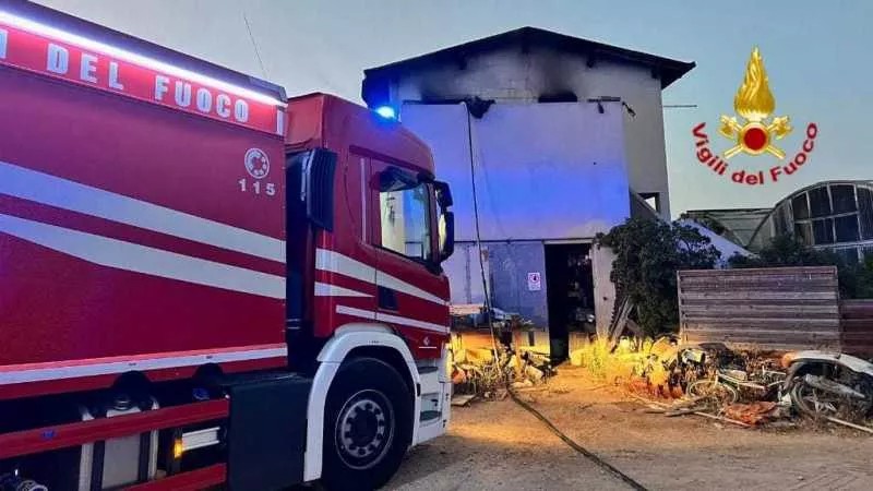Capoterra si stringe alla famiglia che ha perso la casa durante il rogo