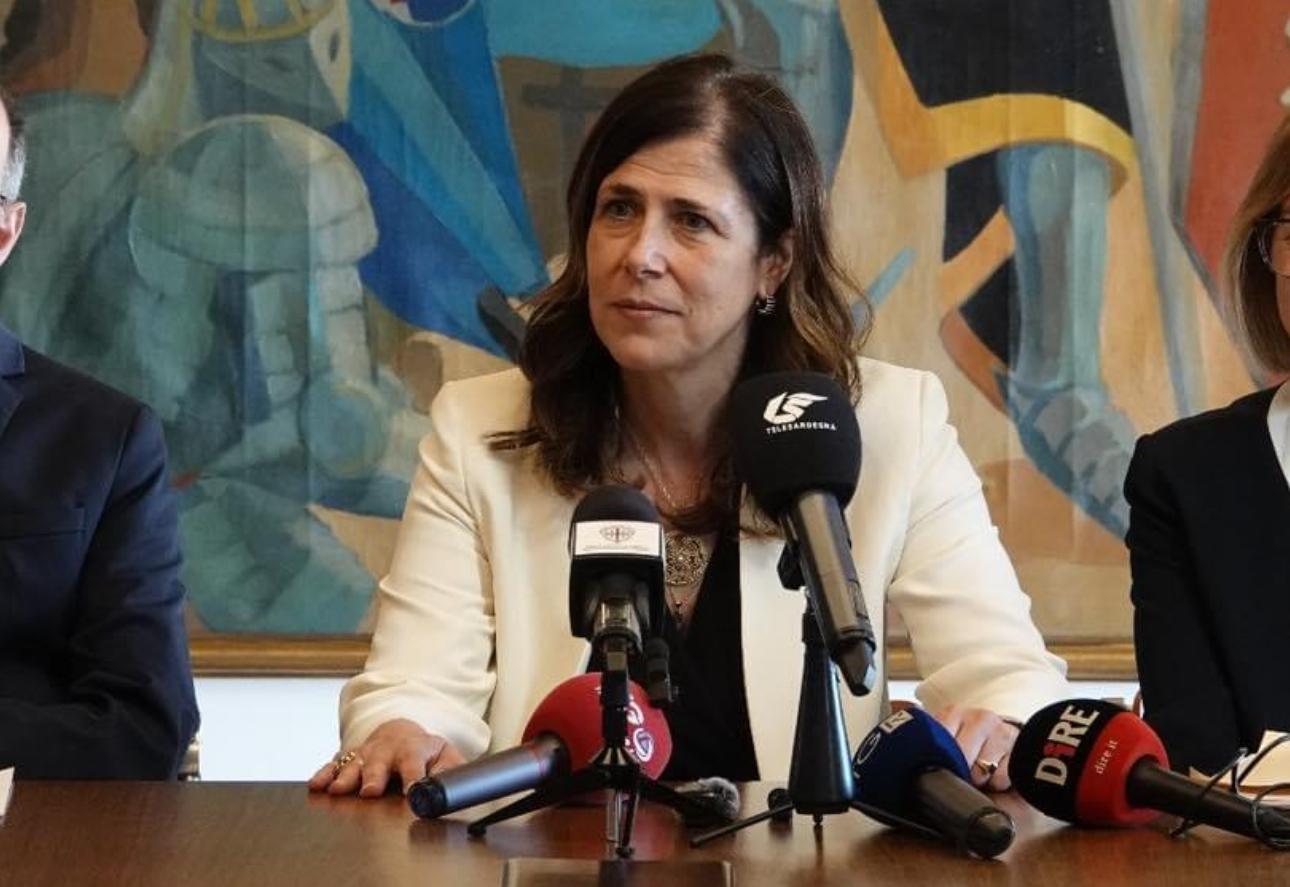 “A rischio la nostra autonomia”, la Sardegna guida la rivolta contro il governo