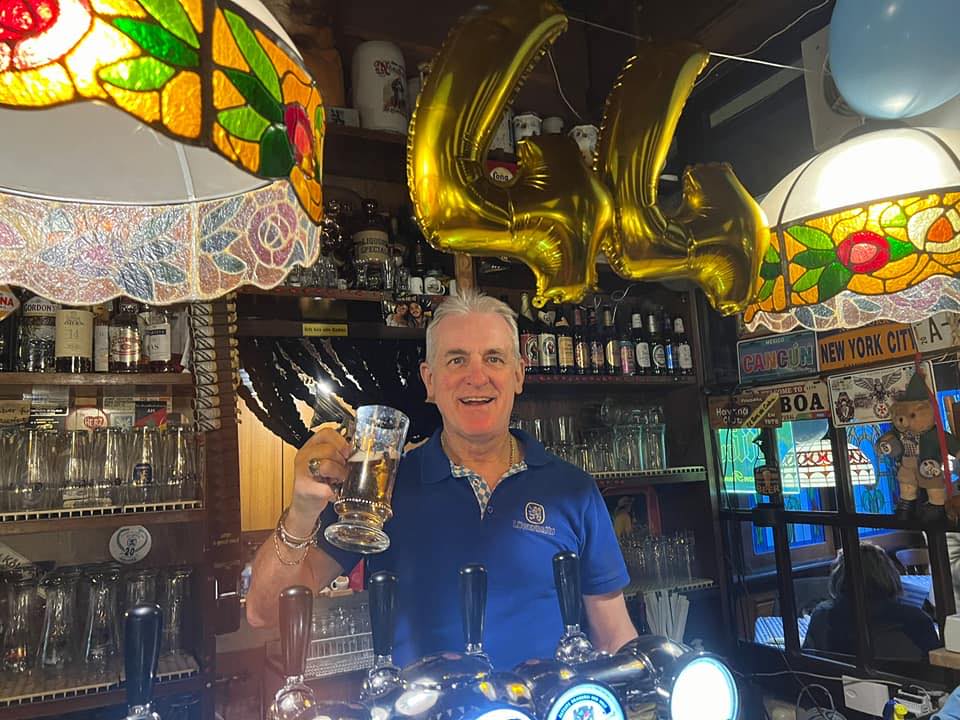 Sorpresa per il re della birra tedesca a Quartu, sì alla cittadinanza benemerita per Michele Fellmann