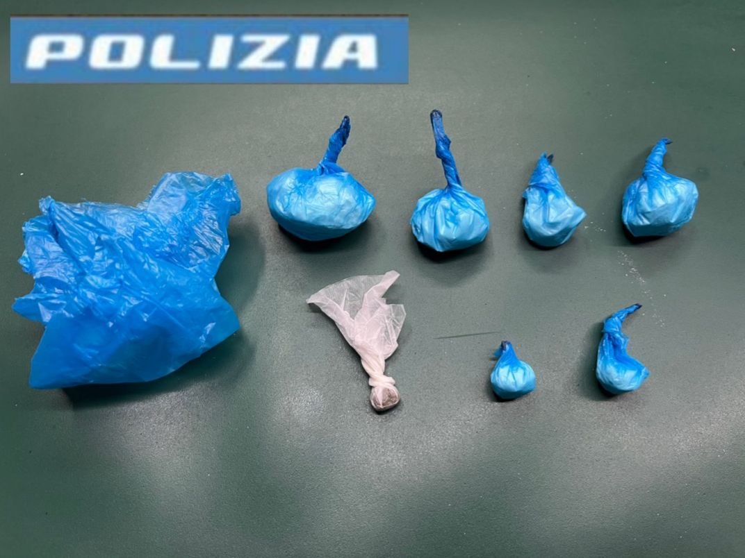 Trasportava cocaina in auto, giovane arrestato sulla Ss 131