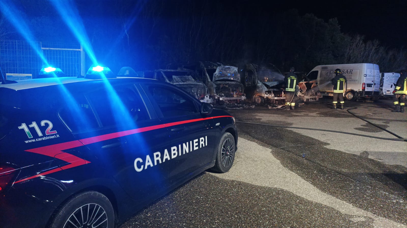 Sestu, attentato incendiario contro la Camst: distrutti 4 camion dell’azienda di catering