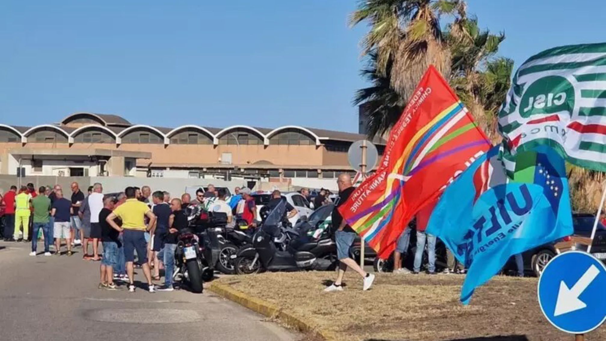 Dramma per i lavoratori di Portovesme, la Glencore blocca la linea zinco: “Protesteremo durante il G7”