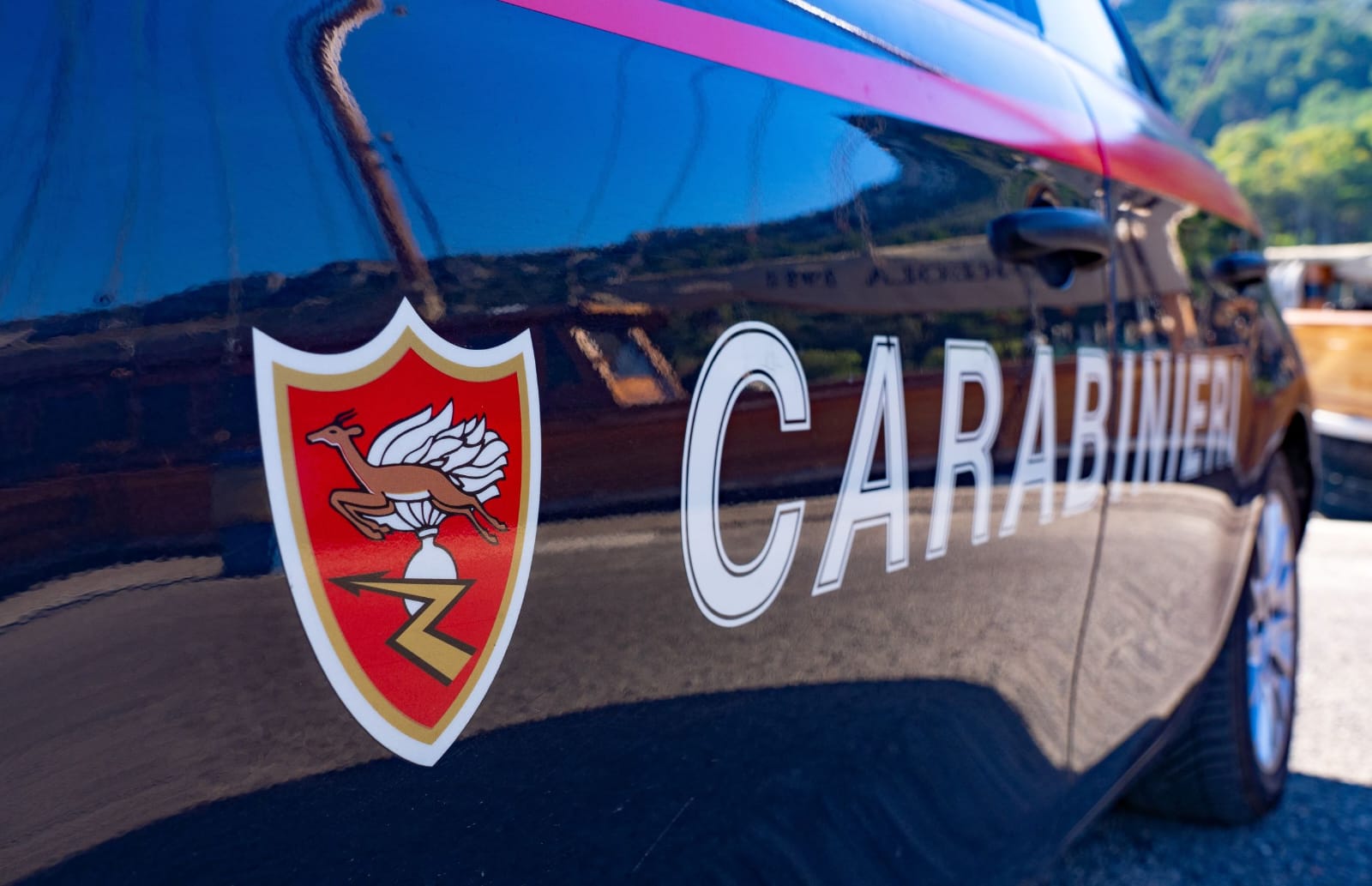 Intercettati a bordo di un’auto rubata, denunciati 2 cagliaritani