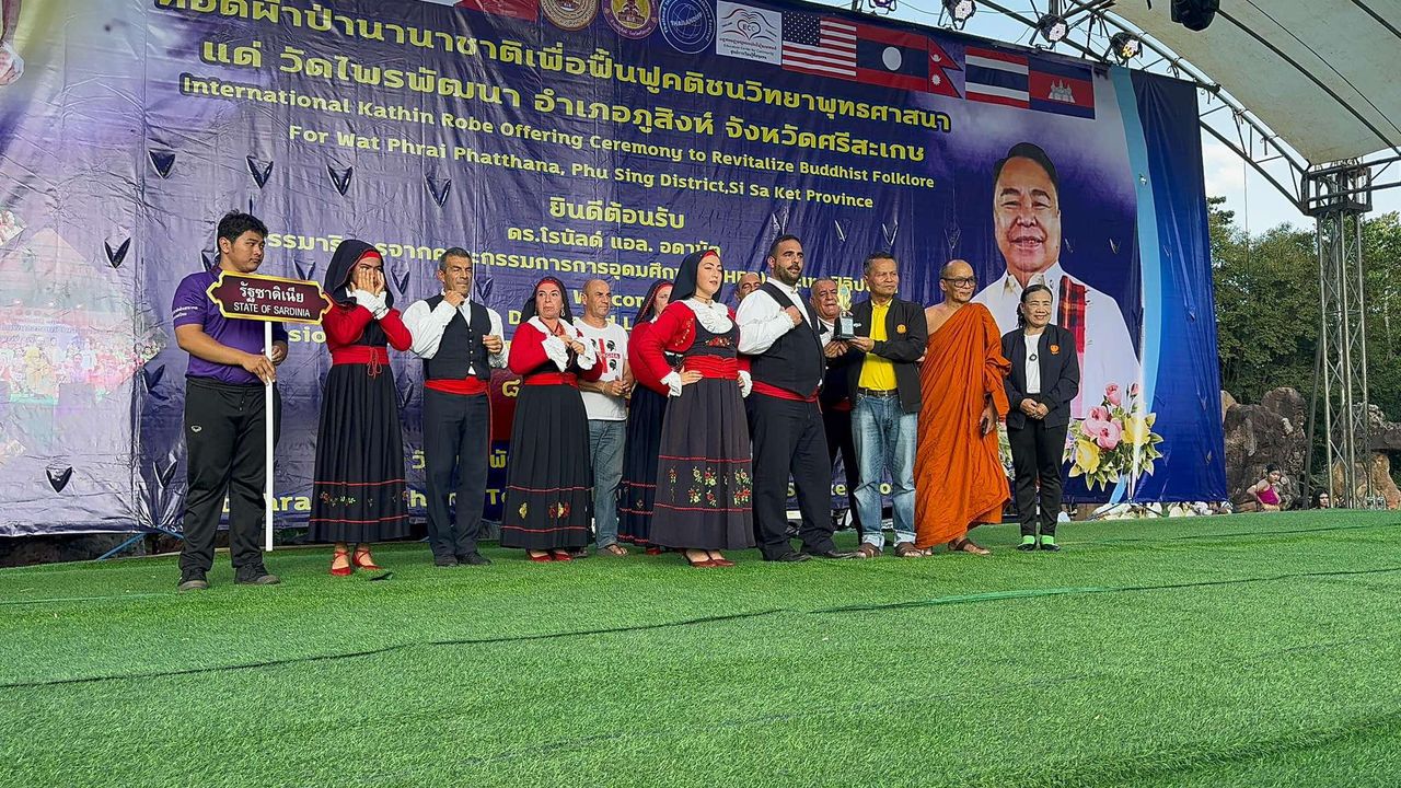 Il “Gruppo Folk Lungoni 1970” al festival internazionale del folklore in Thailandia e Cambogia