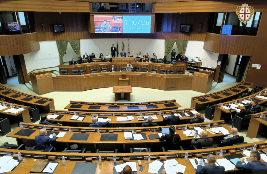 Rinnovabili, la maggioranza tira dritto e ignora lo stop dei giudici sulle aree idonee in Sardegna