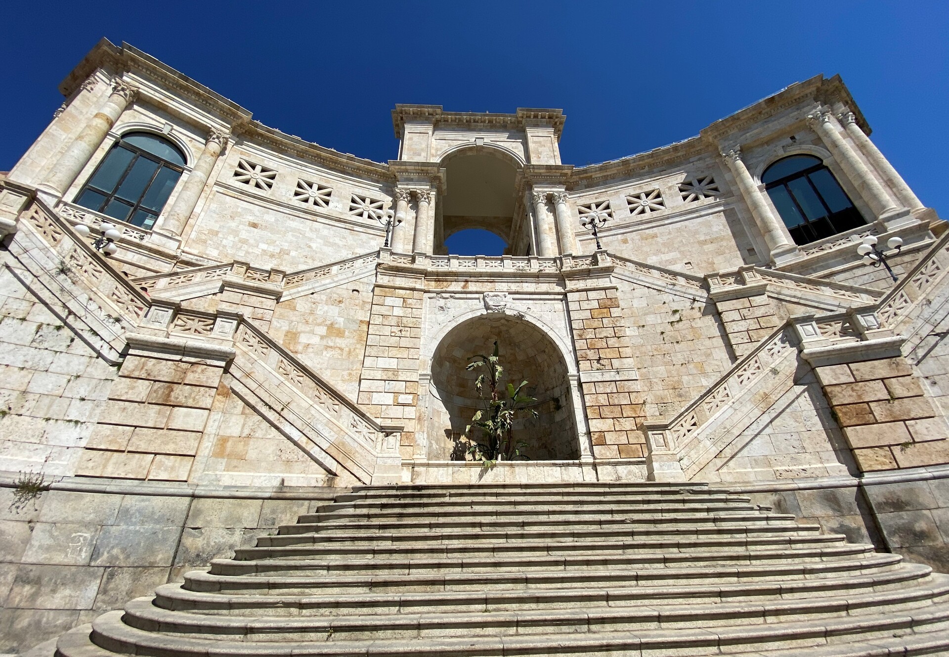Cagliari, con 2 milioni rinasce il Bastione: nuovi parapetti, infissi e una gara per il Caffè degli Spiriti