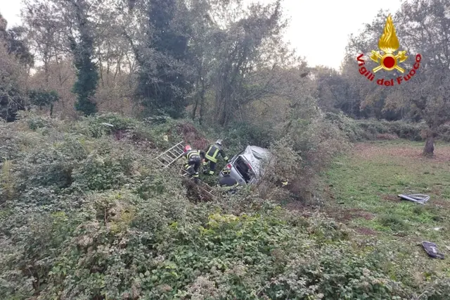 Vola fuori strada con l’auto a Santulussurgiu: grave un ragazzo di 21 anni