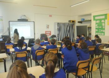Assemini, riscaldamento ko e bimbi al gelo dentro le aule