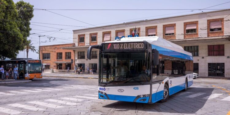 Cagliari, allarme sui nuovi bus elettrici del Ctm: “Disagi agli utenti e ai lavoratori, qualità del servizio peggiorata”