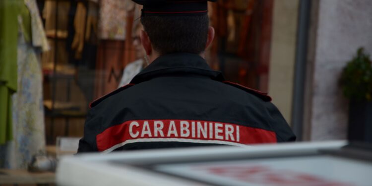 Un market della droga in un appartamento a Carbonia, arrestato un pensionato 57enne
