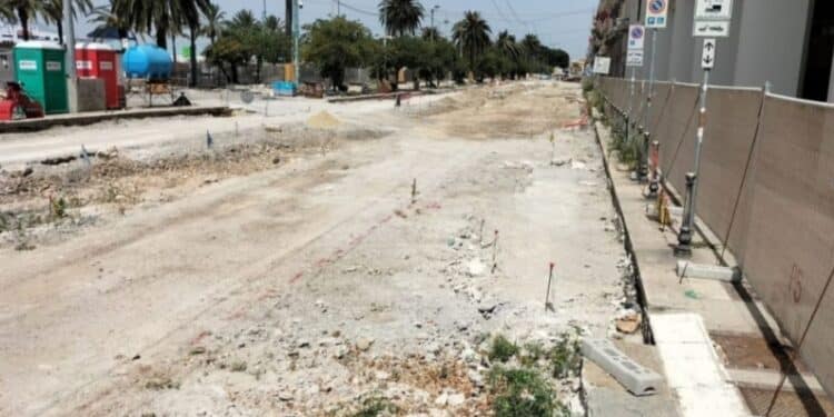 Via Roma, trovati reperti archeologici ma il comune annuncia: “I lavori non si fermano”