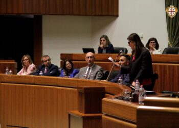 Decadenza Todde, domani in consiglio la mozione per sfidare i giudici e blindare la legislatura 
