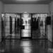 Cagliari, violenza e paura al Santissima Trinità: un detenuto aggredisce medici e agenti
