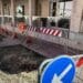 Pirri, iniziano finalmente i lavori di pulizia dell’aiuola in via Italia: operazione decoro nella strada principale