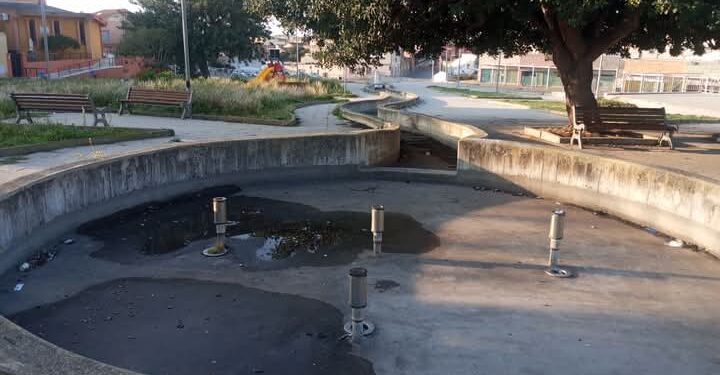 Fontane dismesse a Sinnai: “Vi si coltivino almeno i fiori”