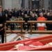 Papa Francesco, chiusa la bara: una folla di 250 mila persone ha salutato il Pontefice