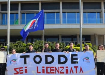 Flash mob a Cagliari, Gioventù Nazionale “licenzia” la presidente Todde: “Eolico e finanziaria, che disastro: si dimetta”