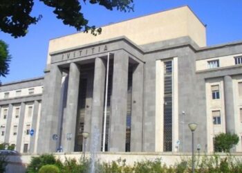 Cagliari, violenza sessuale su un’alunna: otto anni a un insegnante dell’Alberti