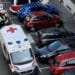 Donna di 35 anni uccisa a coltellate in casa: assassino in fuga