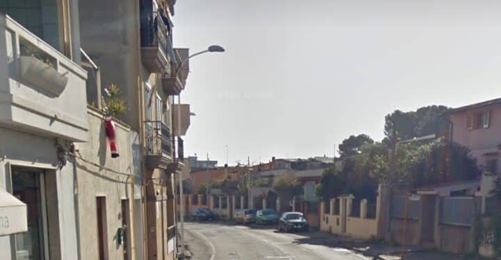 Ladri di fiori in azione a Pirri: “Via Risorgimento self service di piante”