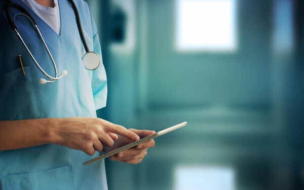 Dramma sanità, in Sardegna la rinuncia alle cure è il doppio che nel resto d’Italia: troppe liste d’attesa e pochi soldi