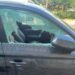 Cagliari, l’incubo delle auto colpite dai vandali si allarga: vetri in frantumi anche all’Amsicora