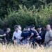 Neonata e donna ritrovate senza vita al parco, si attende il confronto del dna