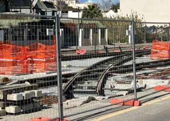 Cagliari, un mese di caos e disagi per gli automobilisti: i lavori alla metro di viale Bonaria mandano in tilt il traffico
