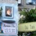 “Dai tuoi veri amici”: la dedica sulla corona di fiori in cimitero per Mariano contro chi l’ha abbandonato e lasciato annegare a Su Siccu
