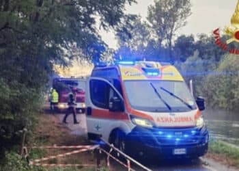 Crolla un albero per il maltempo, morta una 63enne