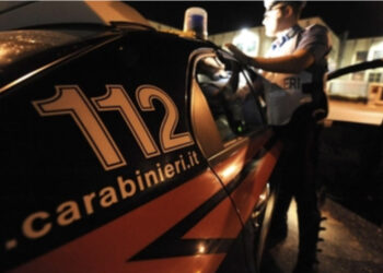 Sequestra e abusa della ex minacciandola con un cacciavite: arrestato 33enne