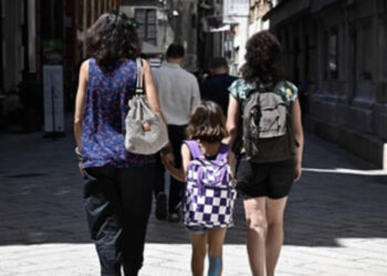 Madre intenzionale, la Corte Costituzionale: “Diritto al congedo di paternità”