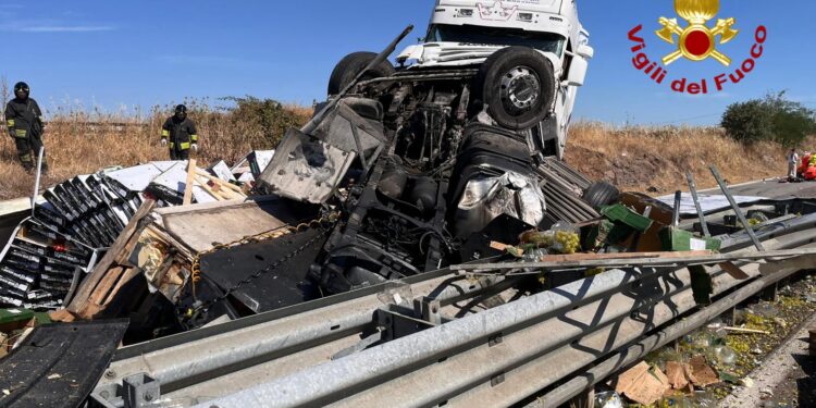 Disastro 131, esplode la protesta dopo la morte del 48enne : “In Sardegna le strade sono un incubo, basta”