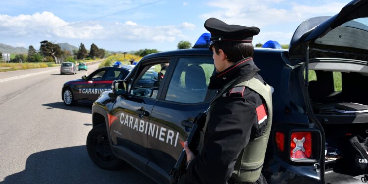 Cagliari, con il braccialetto elettronico evade dai domiciliari e fa scattare l’allarme: arrestato