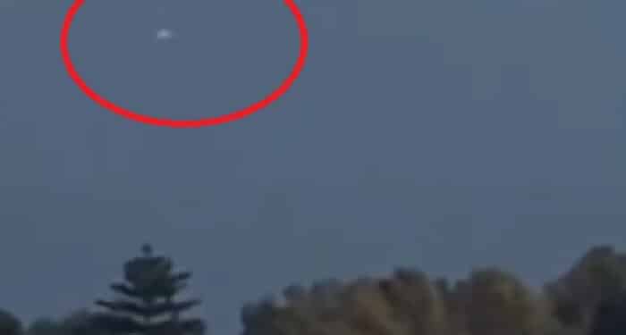 Ancora apparizioni nei cieli della Sardegna: un “ufo” avvistato a La Marinedda