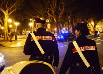 Cagliari, shopping con le carte di credito rubate al Poetto: arrestato in piazza del Carmine