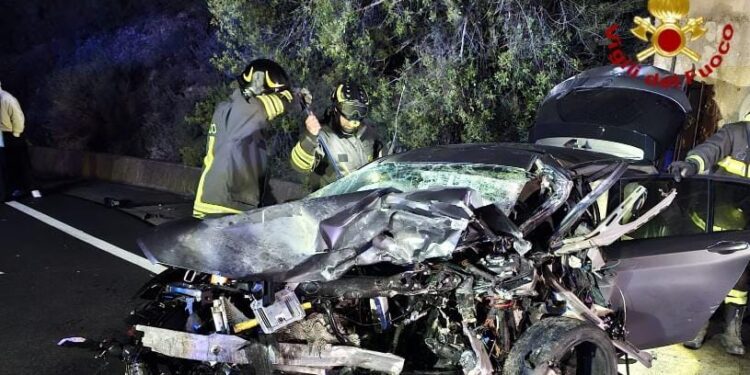 Iglesias, scontro frontale lungo la Ss 130: due vittime e un ferito grave