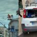 Monserrato: crolla il palo della luce sotto il peso delle luminarie, il camion dei soccorsi travolge un’auto dell’Enel