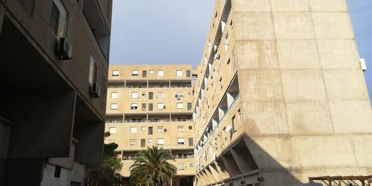 Ascensori ko in via Magellano, a Sant’Elia e negli stabili Area: famiglie intrappolate a Cagliari
